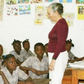 Madame Michaëlle de Verteuil dans une classe